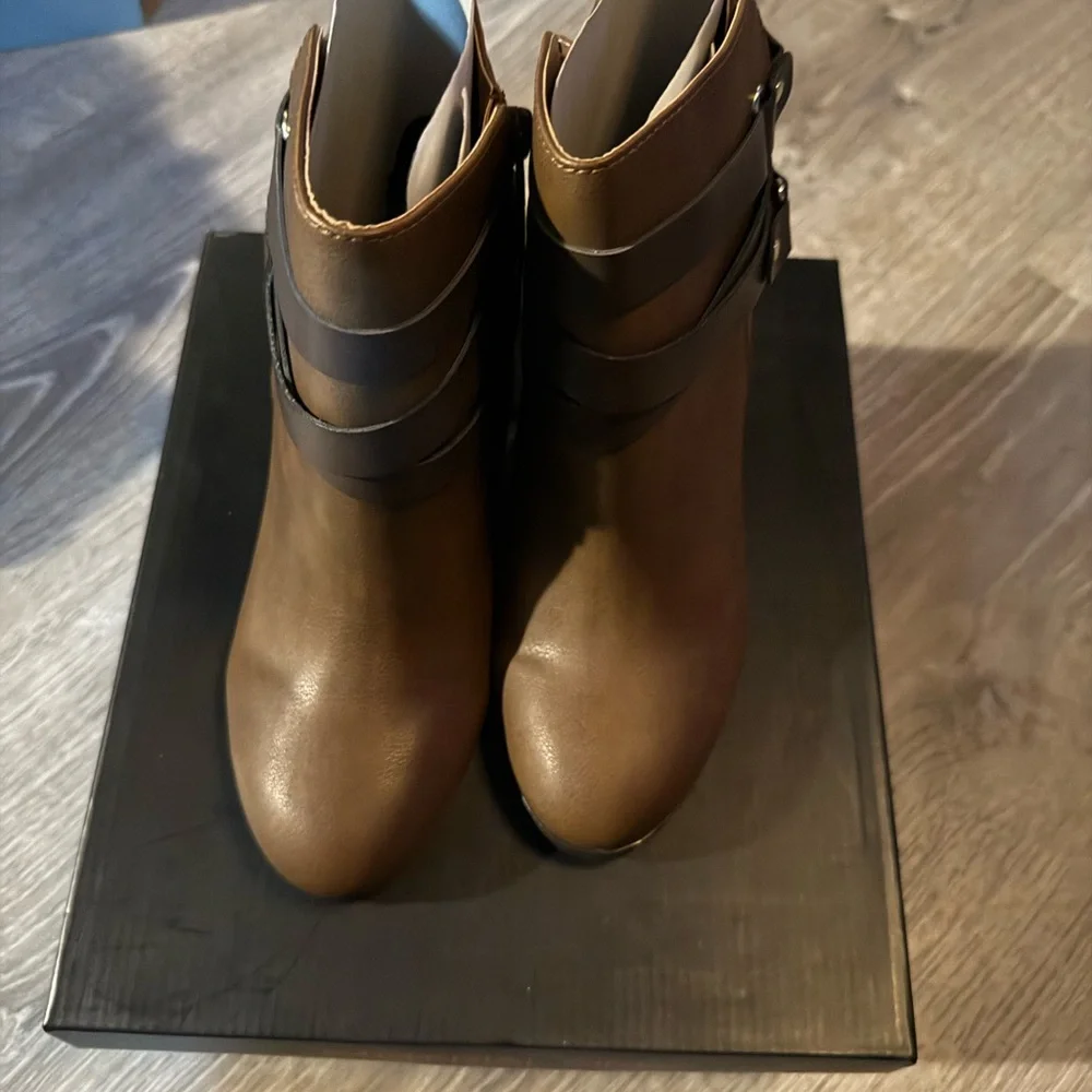 Brand New Material Girl Brown Ankle Boots size 8 - Picture 3 of 6